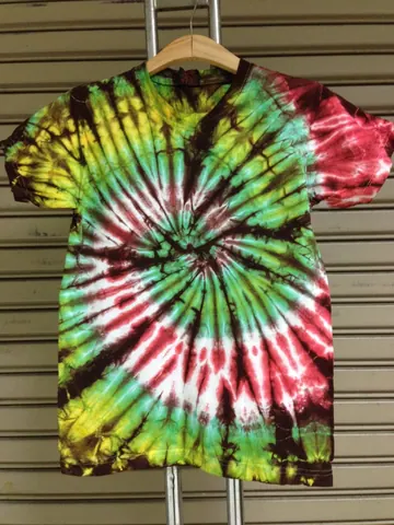 เสื้อมัดย้อม ลายสวยๆ สไตล์สาวก เร้กเก้ แบบที่ 5