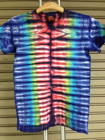 เสื้อมัดย้อม ลายสวยๆ สไตล์สาวก เร้กเก้ แบบที่ 4