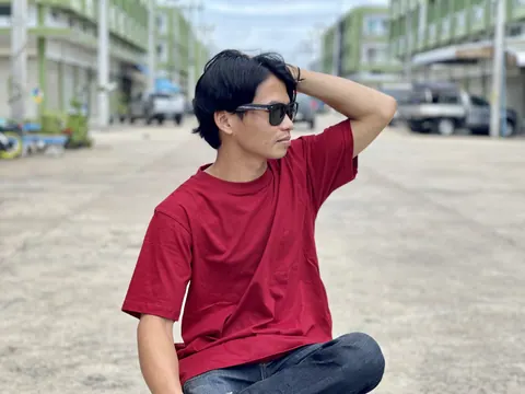 เสื้อสีพื้น เสื้อตัวเปล่า ขายปลีกและส่งถูกที่สุดในประตูน้ำ โบ๊เบ๊ เสื้อตัวเปล่า เสื้อคอกลม แบบที่ 8