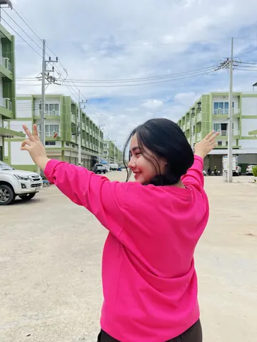 แหล่งขายปลีกส่งเสื้อสีพื้น เสื้อตัวเปล่าราคาถูก แหล่งผลิต เสื้อสีแดง สีเหลือง สีชมพู แบบที่ 5