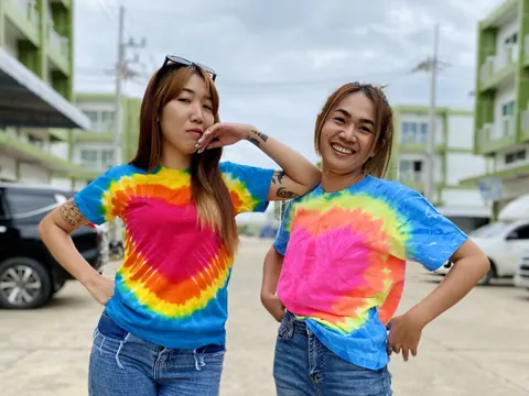 ขายปลีกส่ง เสื้อมัดย้อม ราคาถูก รับสกรีนและรับปัก