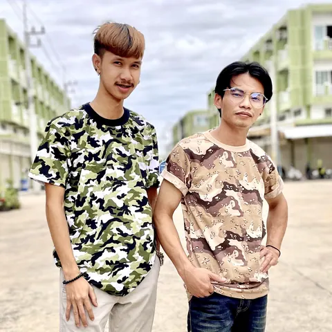 เสื้อทหาร ลายพราง