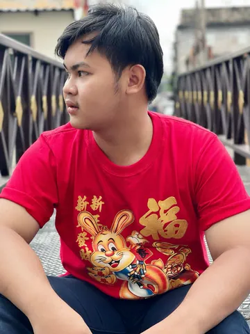 เสื้อตรุษจีน เสื้อสีแดง เสื้อเทศกาลจีน เสื้อปีกระต่าย 2023 ราคาถูก รับผลิตและจำหน่ายเสื้อคอกลมราคาถูก แบบที่ 3