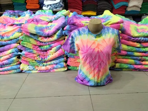 แหล่งขายเสื้อมัดย้อมราคาถูก สวยๆ ใส่ได้ทุกเทศกาล รับพิมพ์เสื้อ สกรีนเสื้อ แบบที่ 3